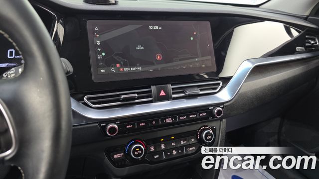 Kia Niro Plus Air 2023 — фото 17