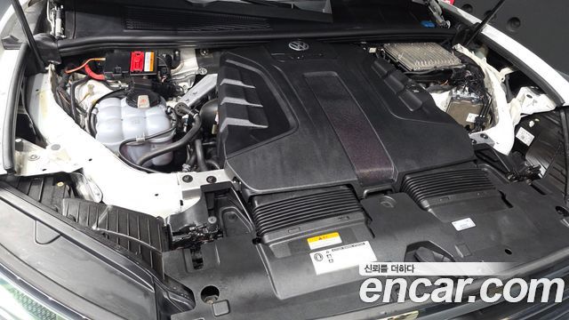Volkswagen Touareg (III) 3.0 TDI Prestige 2020 — фото 6