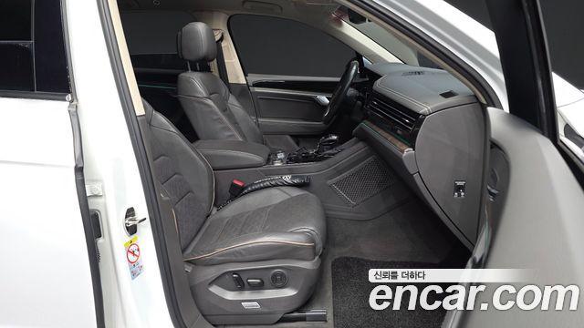 Volkswagen Touareg (III) 3.0 TDI Prestige 2020 — фото 11