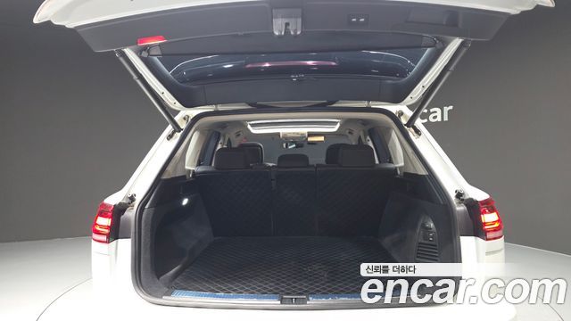 Volkswagen Touareg (III) 3.0 TDI Prestige 2020 — фото 20