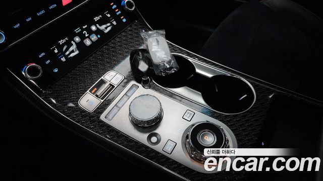 Genesis GV70 2.5T Gasoline AWD 2025 — фото 9