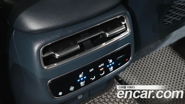 Genesis GV70 2.5T Gasoline AWD 2025 — фото 36
