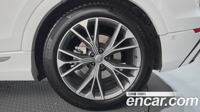 Audi Q8 (4M) 50 TDI Quattro Premium 2021 — фото 21