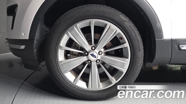 Ford Explorer 2.3 Limited 4WD 5th 2018 — фото 5