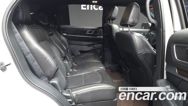 Ford Explorer 2.3 Limited 4WD 5th 2018 — фото 12