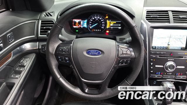 Ford Explorer 2.3 Limited 4WD 5th 2018 — фото 13