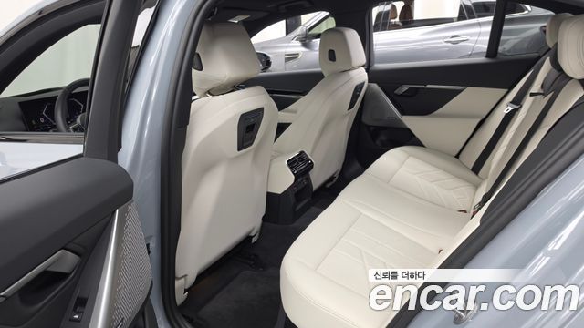 BMW 5 Series (G60) 520i M Sport 2024 — фото 32