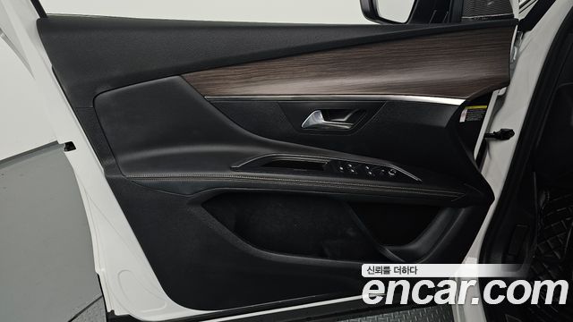 Peugeot 5008 (II) 1.2 Pure Tech GT 2024 — фото 35