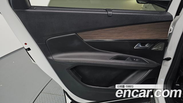 Peugeot 5008 (II) 1.2 Pure Tech GT 2024 — фото 36