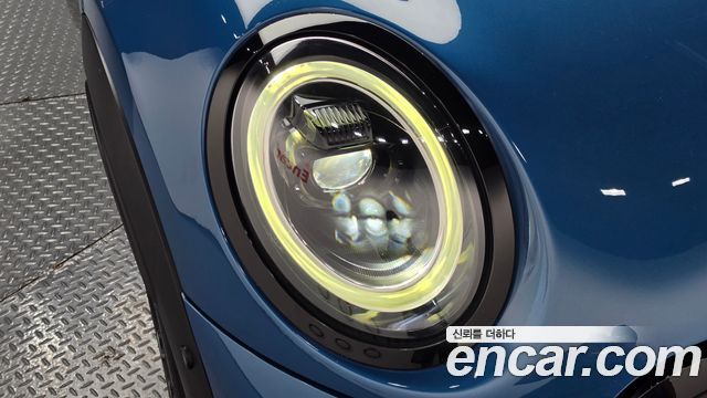 MINI Cooper S Classic Third Generation 2023 — фото 22