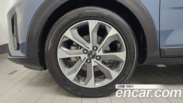 Kia Stonic 1.0 Turbo Prestige 2019 — фото 5