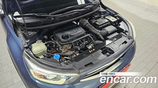 Kia Stonic 1.0 Turbo Prestige 2019 — фото 6