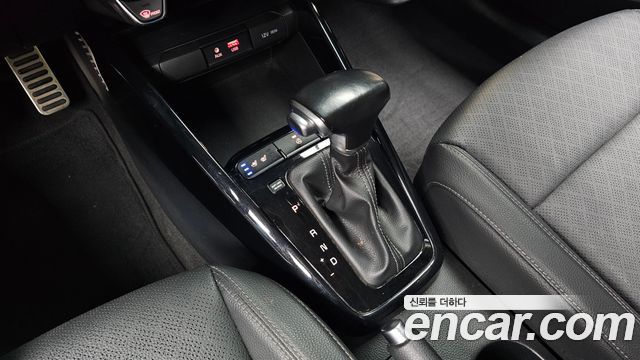 Kia Stonic 1.0 Turbo Prestige 2019 — фото 9