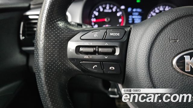Kia Stonic 1.0 Turbo Prestige 2019 — фото 16