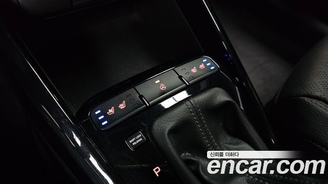 Kia Stonic 1.0 Turbo Prestige 2019 — фото 18