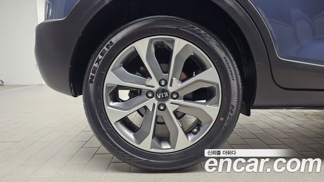 Kia Stonic 1.0 Turbo Prestige 2019 — фото 21