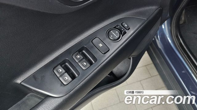 Kia Stonic 1.0 Turbo Prestige 2019 — фото 28