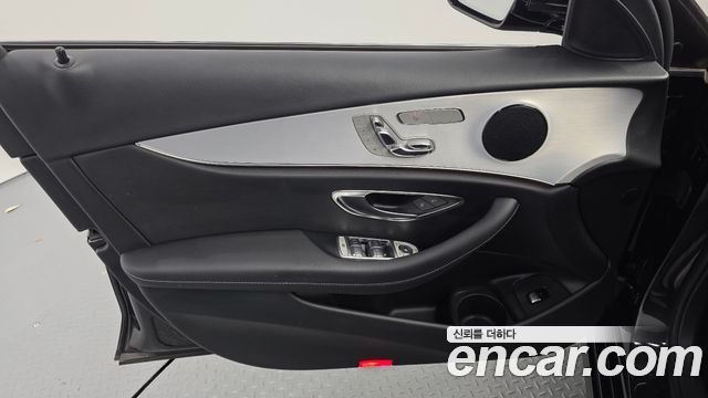 Mercedes-Benz E-Class (W213) E250 Avantgarde 2021 — фото 24