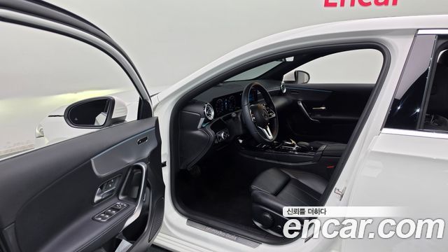 Mercedes-Benz A-Class (W177) A220 Sedan 2022 — фото 10