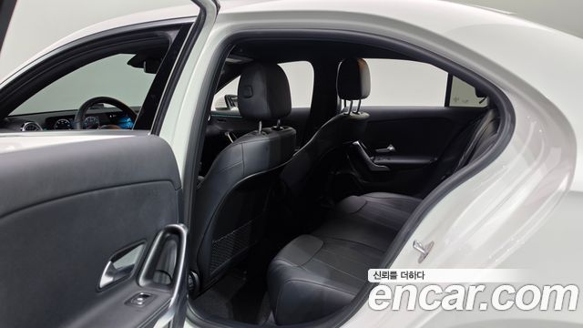Mercedes-Benz A-Class (W177) A220 Sedan 2022 — фото 15