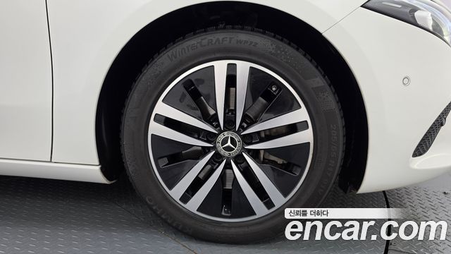 Mercedes-Benz A-Class (W177) A220 Sedan 2022 — фото 27