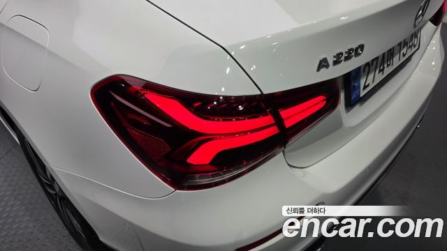 Mercedes-Benz A-Class (W177) A220 Sedan 2022 — фото 29