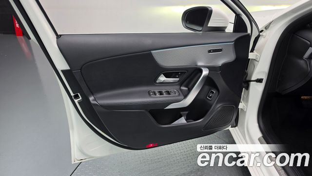 Mercedes-Benz A-Class (W177) A220 Sedan 2022 — фото 30
