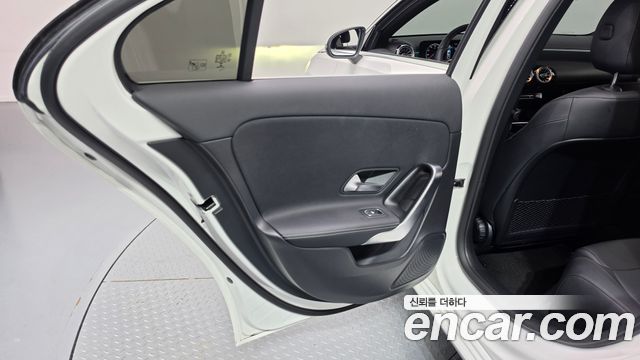 Mercedes-Benz A-Class (W177) A220 Sedan 2022 — фото 31
