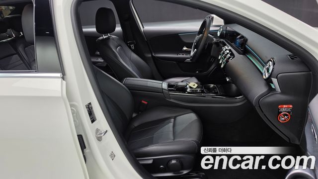 Mercedes-Benz A-Class (W177) A220 Sedan 2022 — фото 32