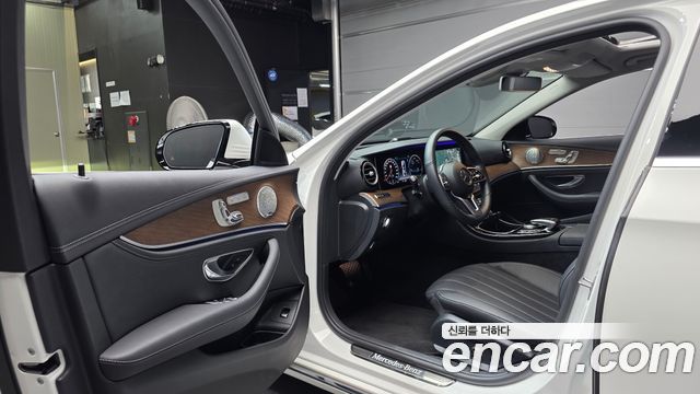 Mercedes-Benz E-Class (W213) E300 4MATIC Exclusive 2020 — фото 10