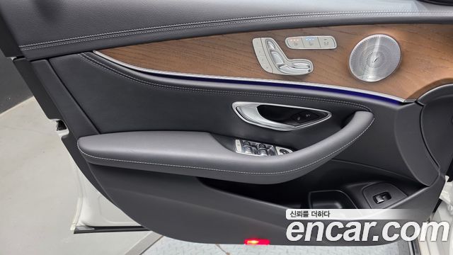 Mercedes-Benz E-Class (W213) E300 4MATIC Exclusive 2020 — фото 24