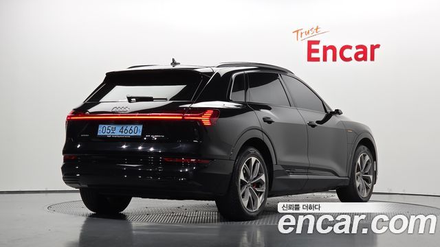 Audi e-tron 55 Quattro 2022 — фото 2