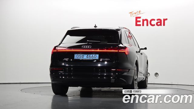 Audi e-tron 55 Quattro 2022 — фото 4