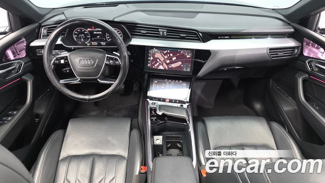 Audi e-tron 55 Quattro 2022 — фото 7