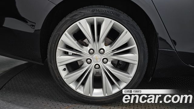 Chevrolet Impala 3.6 Premier 2018 — фото 21