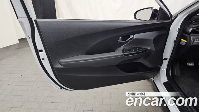 Hyundai Veloster (JS) 1.6 Turbo Sport Core 2019 — фото 24