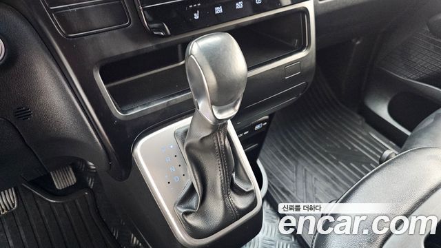 Hyundai Staria Tourer 11-Seater Modern 2022 — фото 9