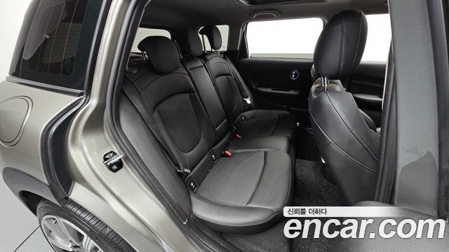 MINI Cooper S Clubman Standard 2nd 2020 — фото 15