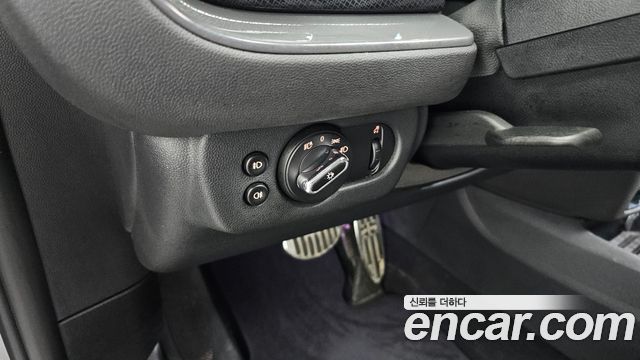MINI Cooper S Clubman Standard 2nd 2020 — фото 21