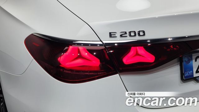 Mercedes-Benz E-Class (W214) E200 AMG Line 2026 — фото 23