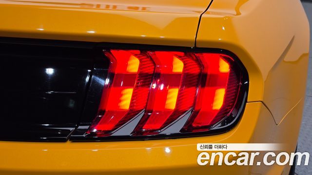 Ford Mustang Convertible 2022 — фото 22