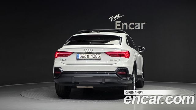 Audi Q3 (F3) 35 TDI Sportback 2022 — фото 4