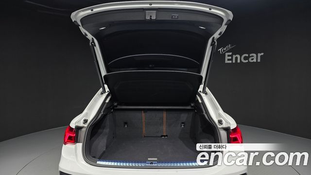 Audi Q3 (F3) 35 TDI Sportback 2022 — фото 20