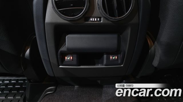 Land Rover Discovery 4 3.0 SDV6 HSE 2014 — фото 17