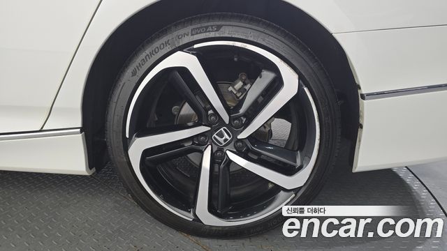 Honda Accord (X) 2.0 Turbo Sport 2019 — фото 21