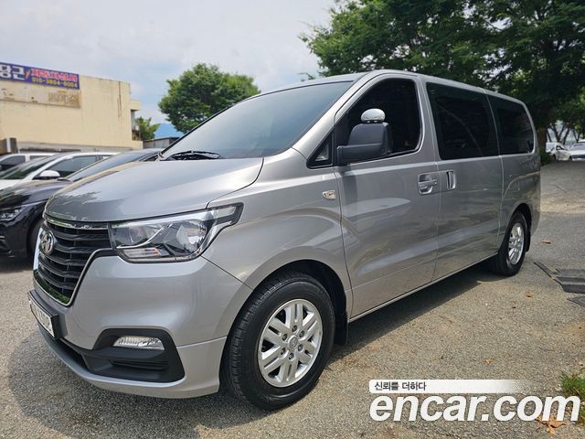 Hyundai Grand Starex Van 3-Seater Smart 2021 — фото 2