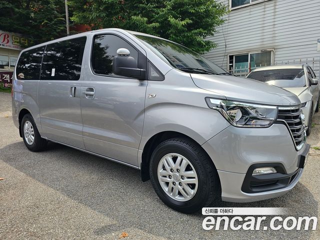 Hyundai Grand Starex Van 3-Seater Smart 2021 — фото 3