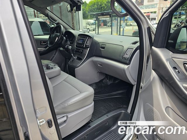 Hyundai Grand Starex Van 3-Seater Smart 2021 — фото 10