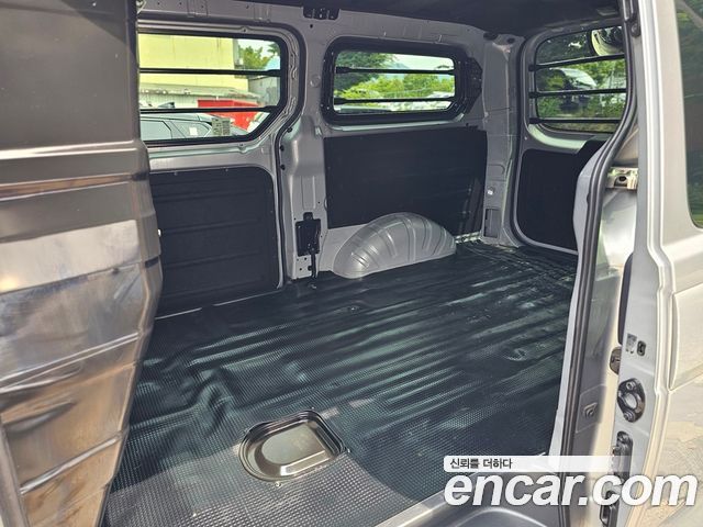 Hyundai Grand Starex Van 3-Seater Smart 2021 — фото 16