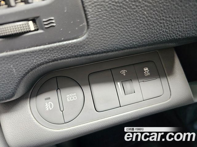 Hyundai Grand Starex Van 3-Seater Smart 2021 — фото 18